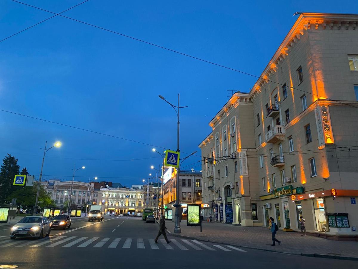Modern Luxury Studio In The Center Of Kharkiv At Konstitutsii Square Exteriör bild