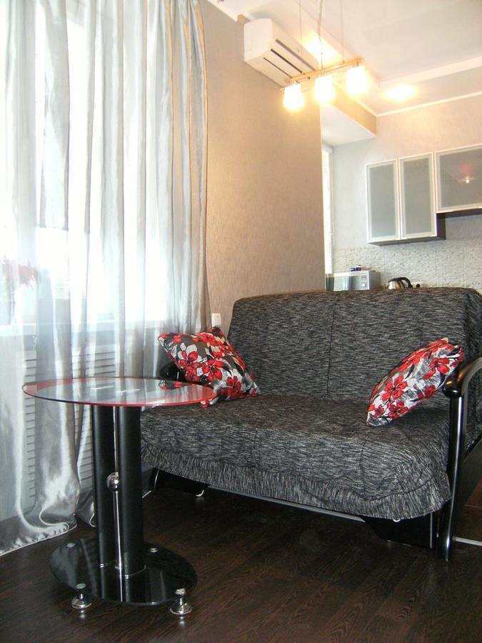 Modern Luxury Studio In The Center Of Kharkiv At Konstitutsii Square Exteriör bild