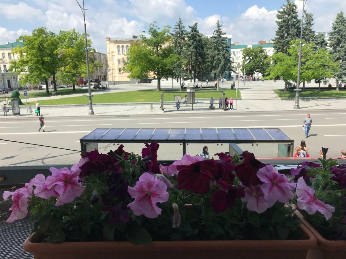 Modern Luxury Studio In The Center Of Kharkiv At Konstitutsii Square Exteriör bild