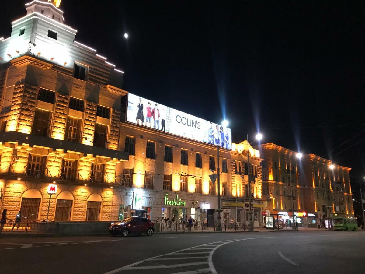 Modern Luxury Studio In The Center Of Kharkiv At Konstitutsii Square Exteriör bild