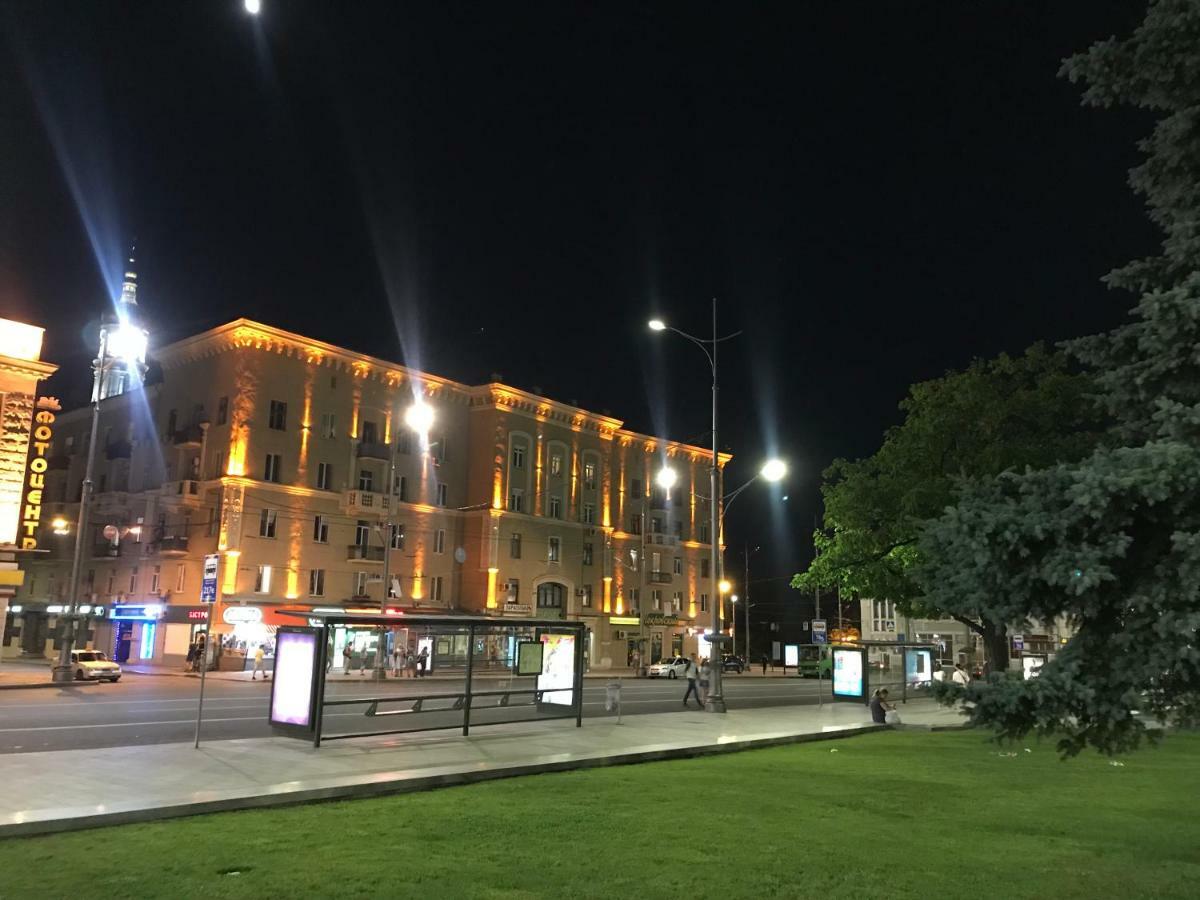 Modern Luxury Studio In The Center Of Kharkiv At Konstitutsii Square Exteriör bild