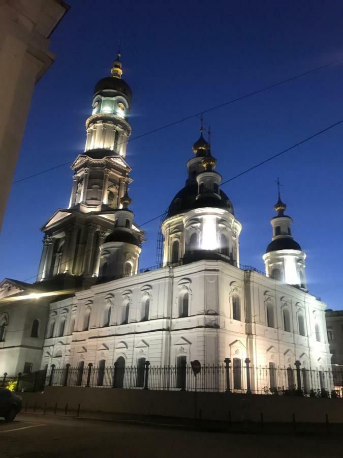 Modern Luxury Studio In The Center Of Kharkiv At Konstitutsii Square Exteriör bild
