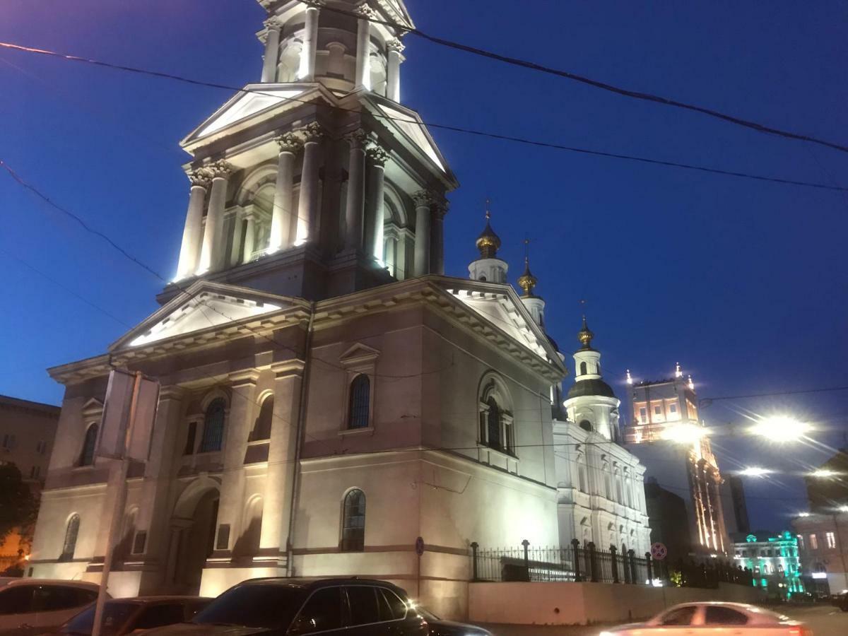 Modern Luxury Studio In The Center Of Kharkiv At Konstitutsii Square Exteriör bild